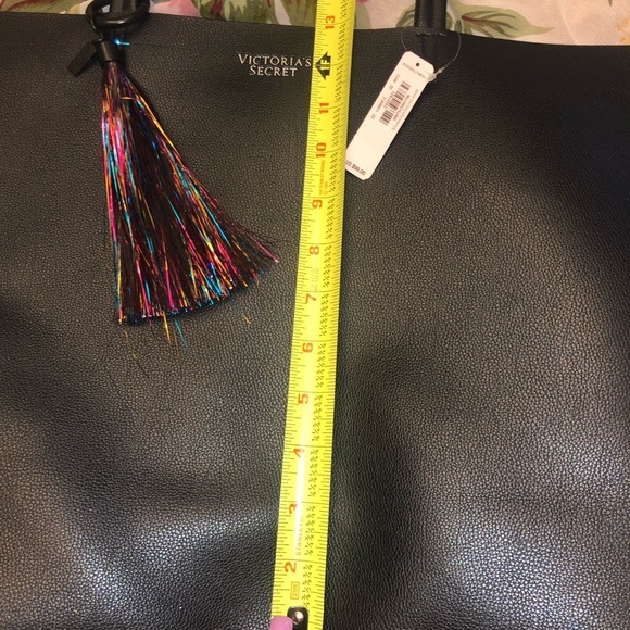 💙 NEW VS Tassle Tote Handbag 💙 - Picture 6 of 8